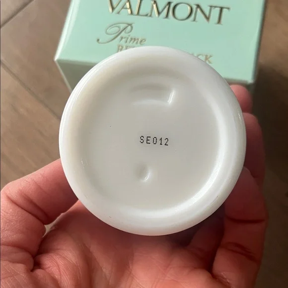 Valmont Prime Renewing Pack 2 x 50ml New Sealed - Picture 2 of 9